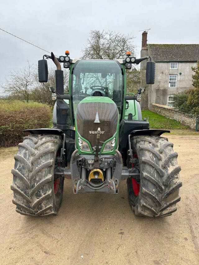 One- 2016 Fendt 724 Vario Profi Plus