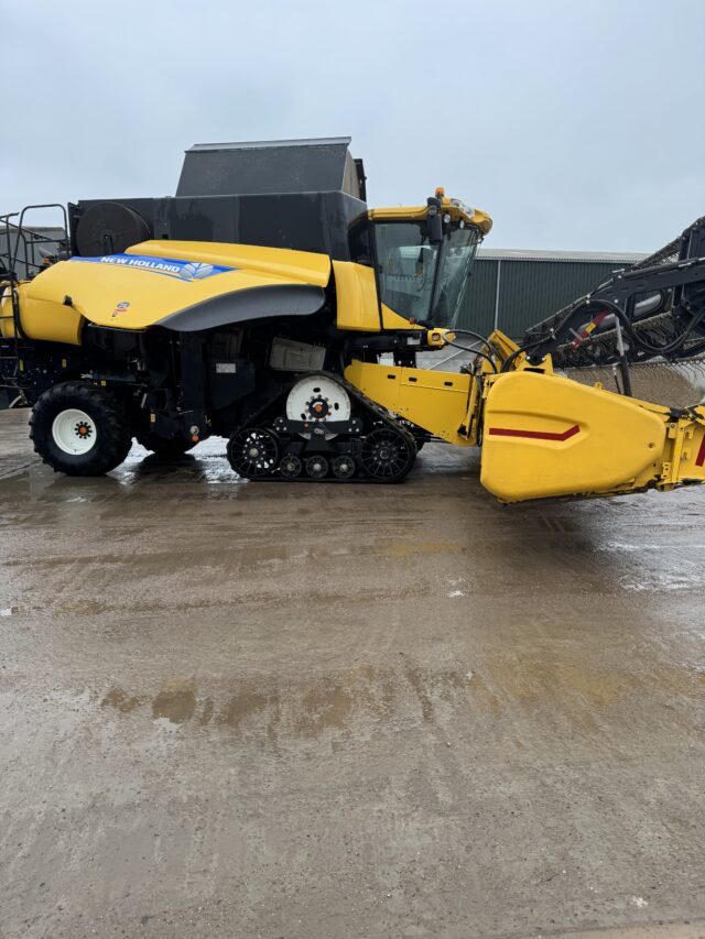 New Holland CR9080