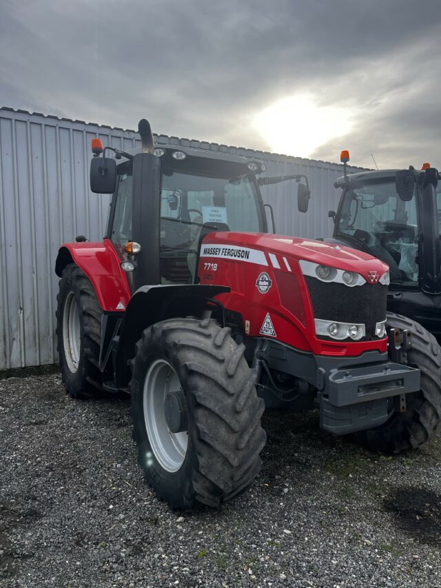 T2019582 – 2017 Massey Ferguson 7718 Efficient Tractor