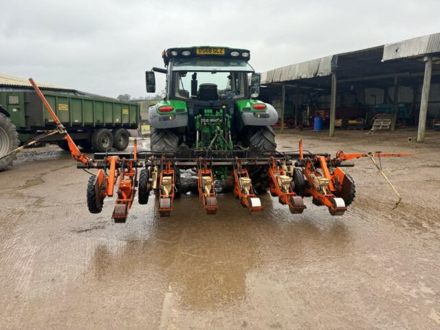 T2036132 STANHAY WEBB 6 ROW BEET DRILL