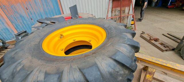 TG01175A 380/75R0 TYRES / RIMS