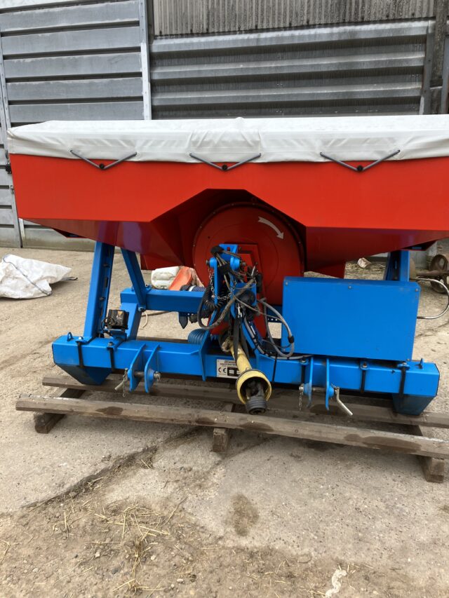 Monosem front hopper