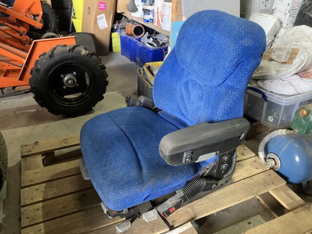 Newholland seat