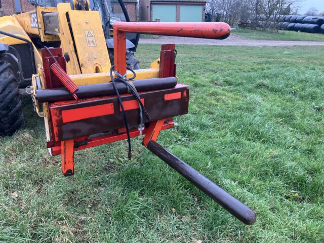 Kverneland Silage bale handler