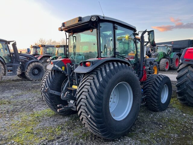 T604358A 2020 Massey Ferguson 4709 4WD Global Tractor