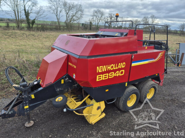 New Holland BB940 Baler