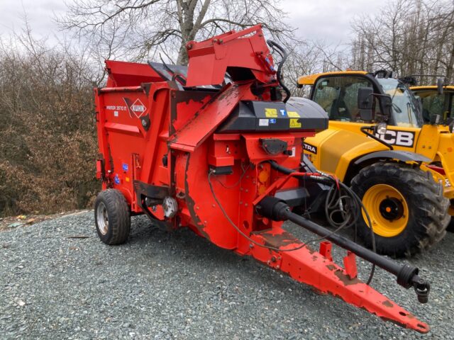 Kuhn 3570M Straw Chopper