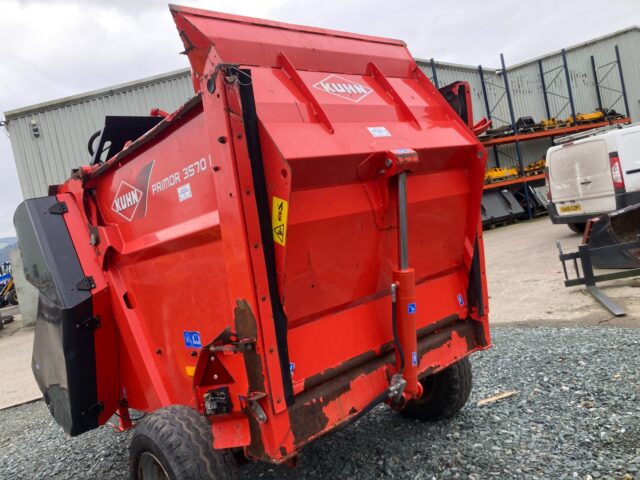 Kuhn 3570M Straw Chopper