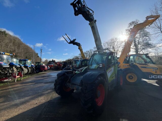 CLAAS 6030 CP SCORPIAN