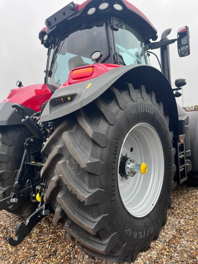 CASE IH Optum 300