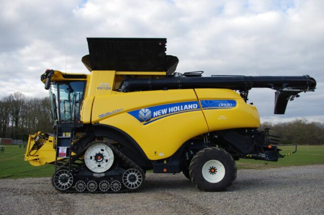 New Holland CR9.90