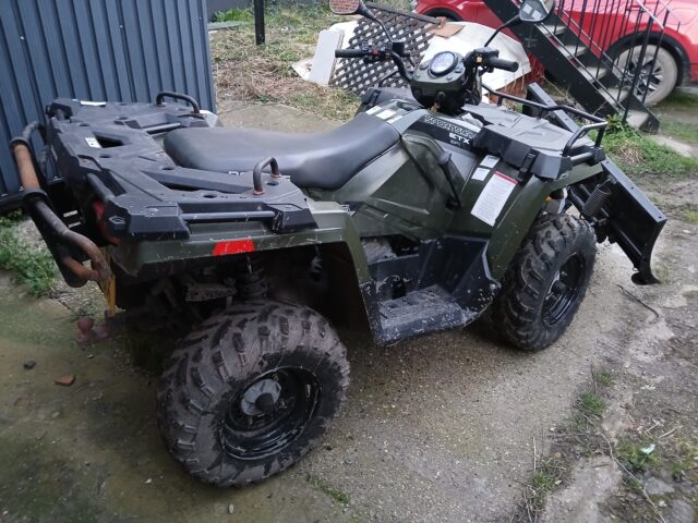 Polaris sportsman 570 2016 with plough