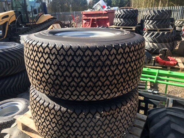 MA05286A NEW MF TURF TYRES FROM MF1750M