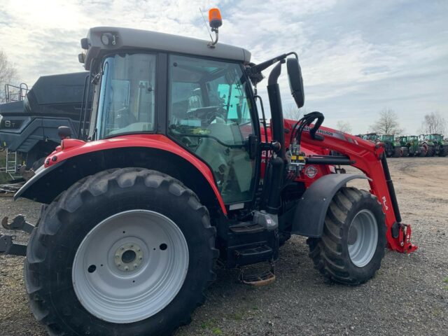 TA003322 2019 MASSEY FERGUSON 5712S ESD4 4WD TRACTOR