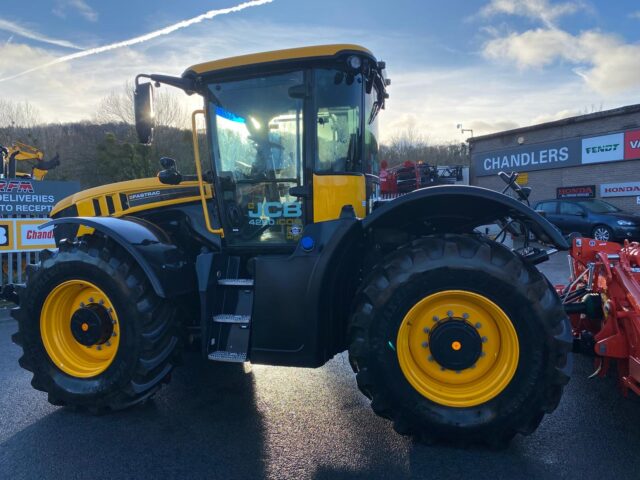 HM067798 DEMO 2024 JCB 4220 FASTRAC