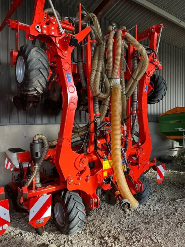 JM000078 KUHN MAXIMA 3 MAIZE DRILL