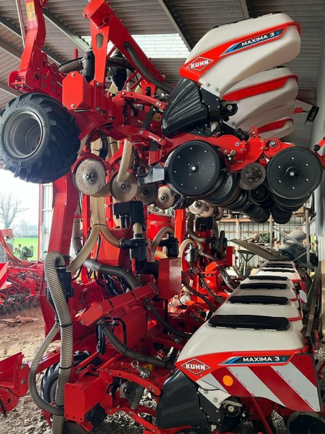 JM000078 KUHN MAXIMA 3 MAIZE DRILL