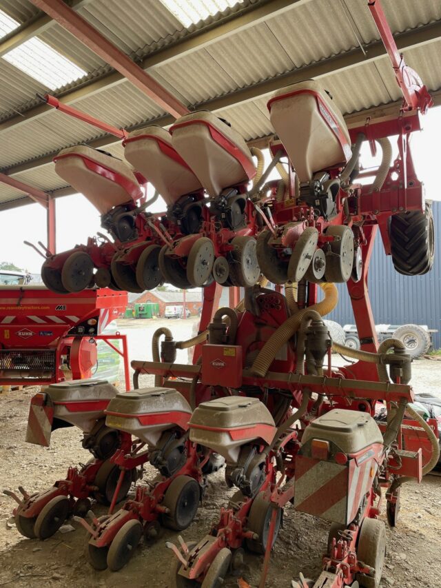 JM000078 KUHN MAXIMA 3 MAIZE DRILL