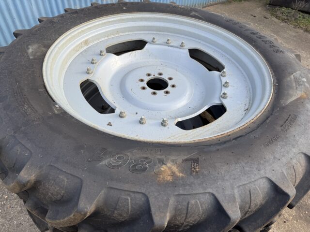 Row crop wheels