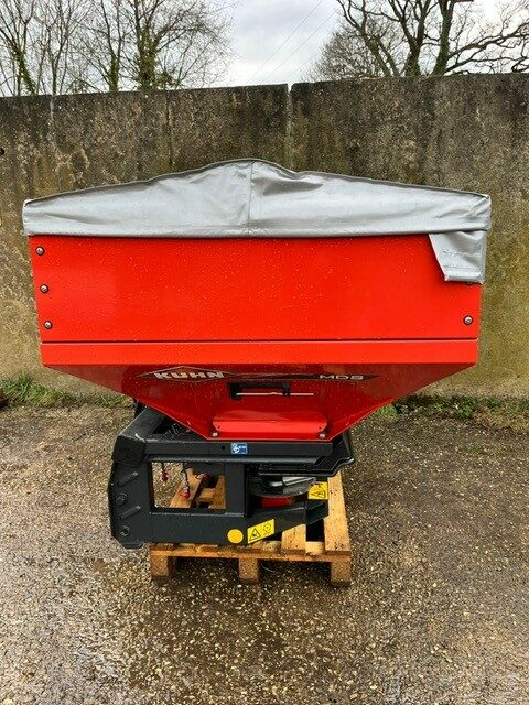 Kuhn MDS 18.2 fertiliser spreader