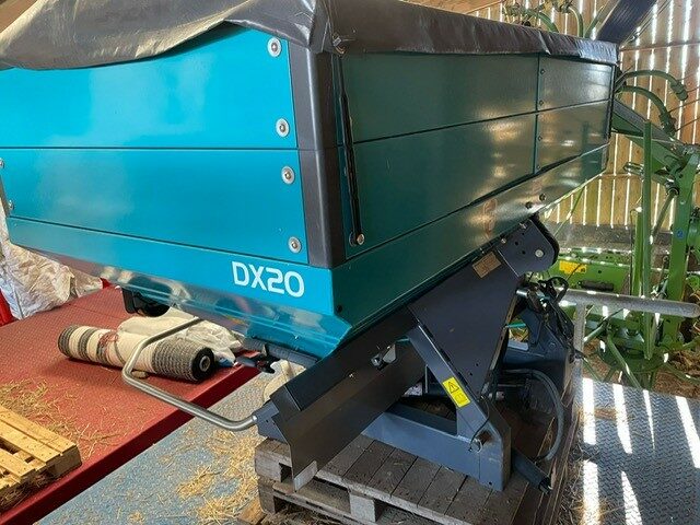 Sulky DX20 fertiliser spreader