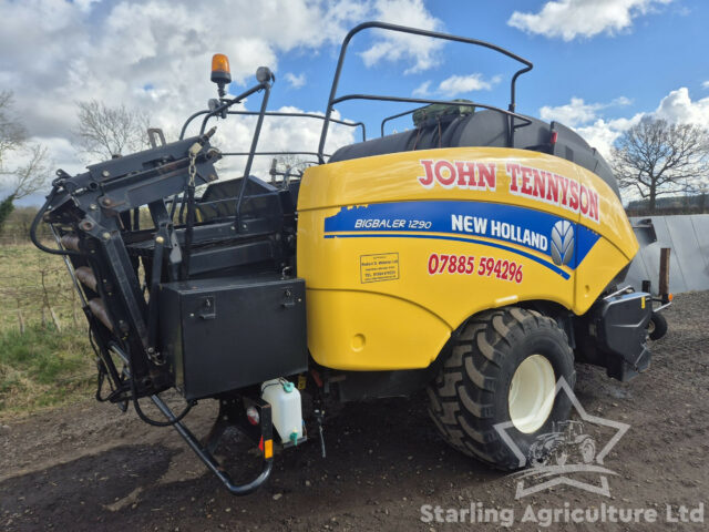 New Holland 1290 Baler