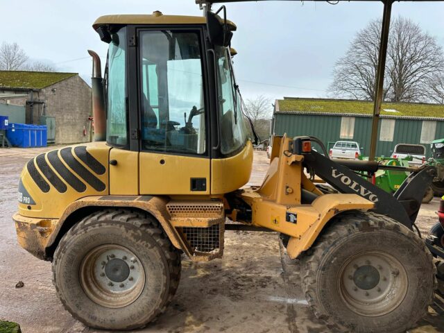 VOLVO L30B LOADING SHOVEL