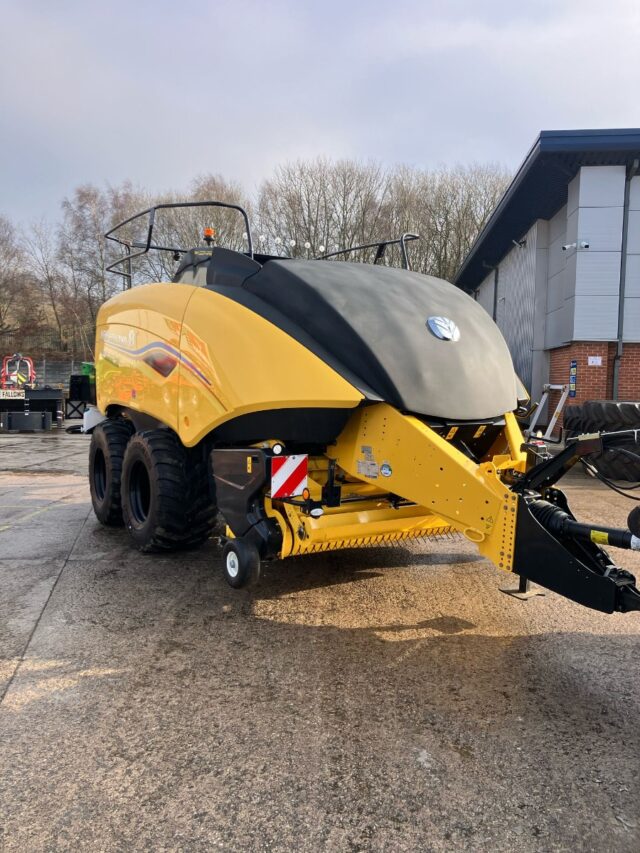 NEW HOLLAND 1290+ BIG BALER