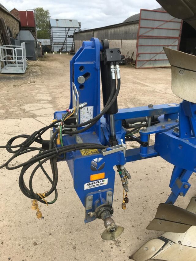 USED New Holland PHS 5 Furrow Reversible Plough For Sale