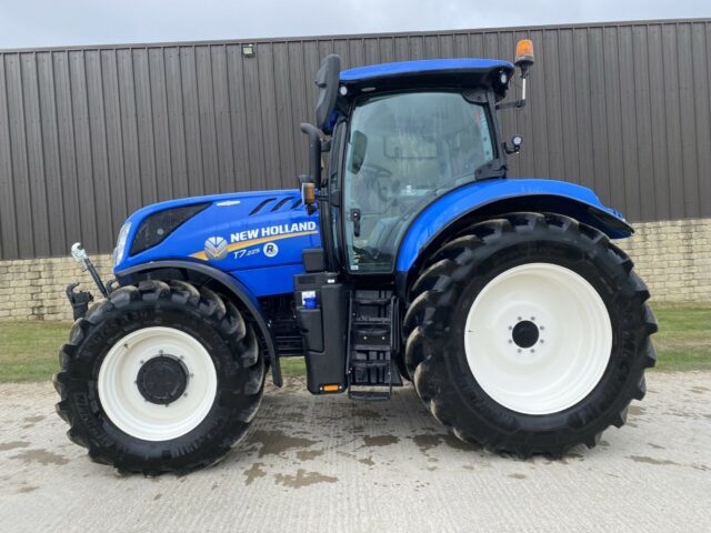 USED New Holland T7.225 Tractor For Sale