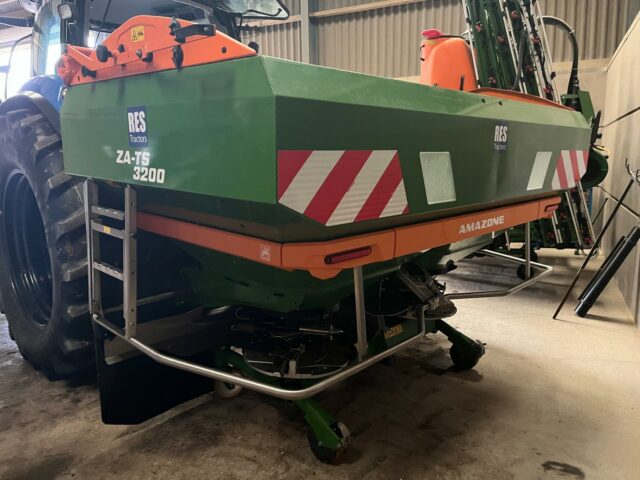 Amazone ZA-TS Profis Hydro Fert Spreader