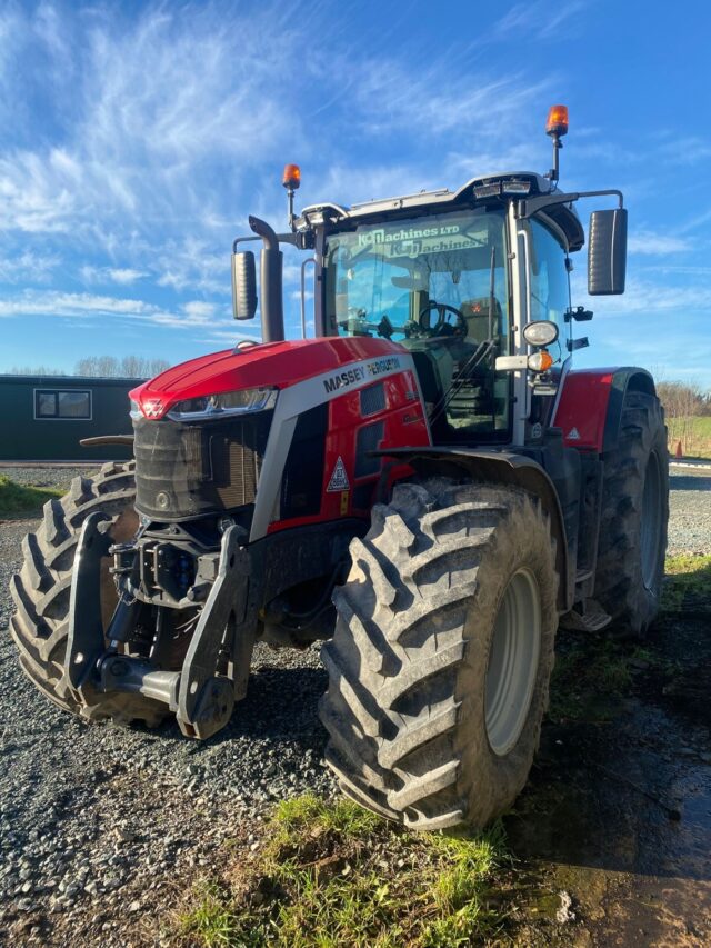 *DUE IN* MASSEY FERGUSON 8S.265