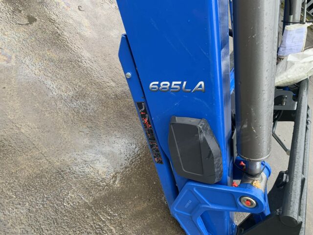 NEW New Holland 685LA Front Loader Boom For Sale