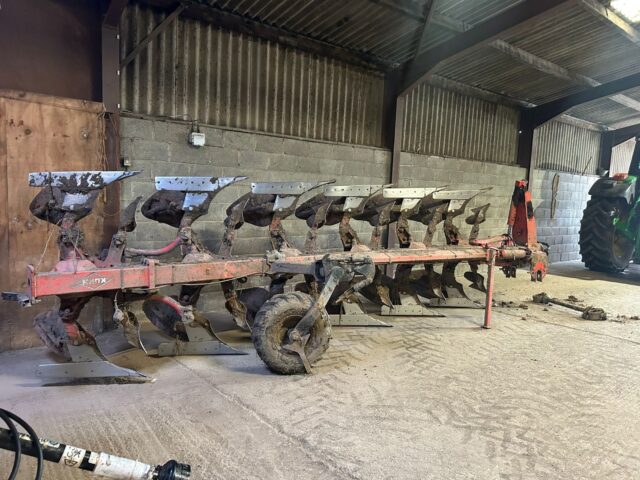 KUHN 153 VARIMASTER 6 FURROW PLOUGH