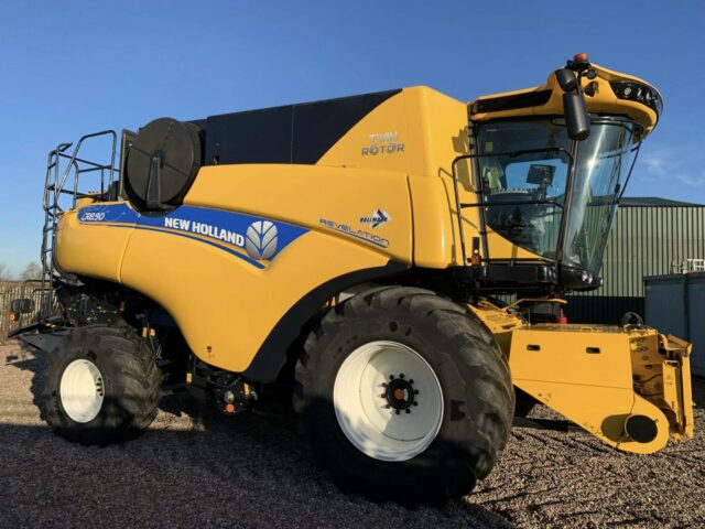 USED New Holland CR8.90 Combine Harvester For Sale